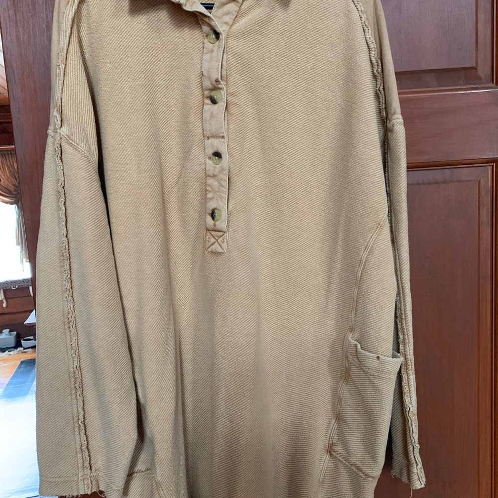 FREE PEOPLE TUNIC DISTRESSED 💛